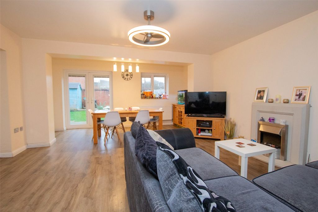 Property photo 2 of 18 Picture No. 09