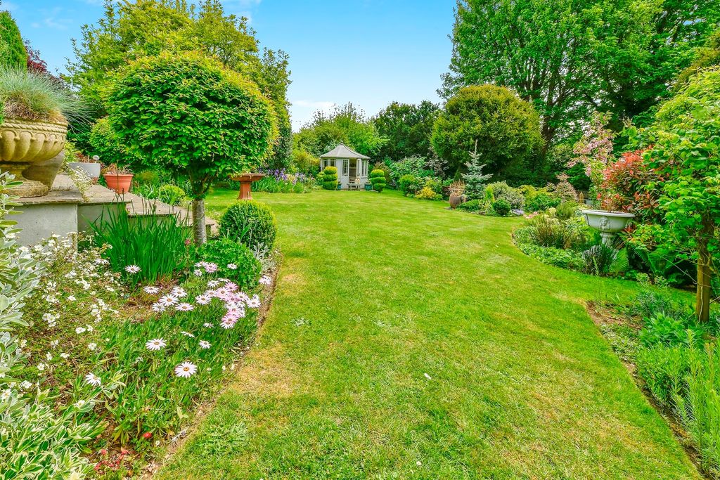 Property photo 2 of 22