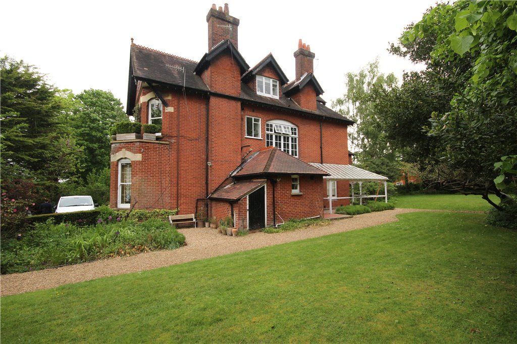 Property photo 1 of 7 Exterior