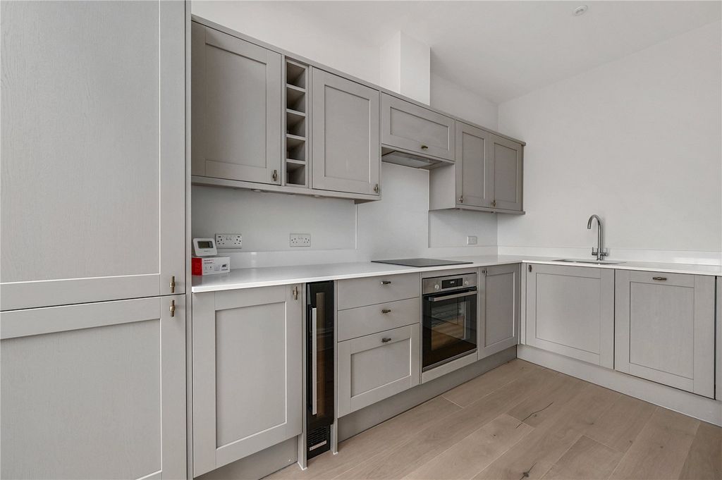 Property photo 2 of 8 Kitchen