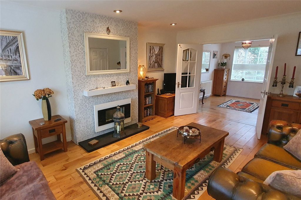 Property photo 2 of 27 Picture No. 44