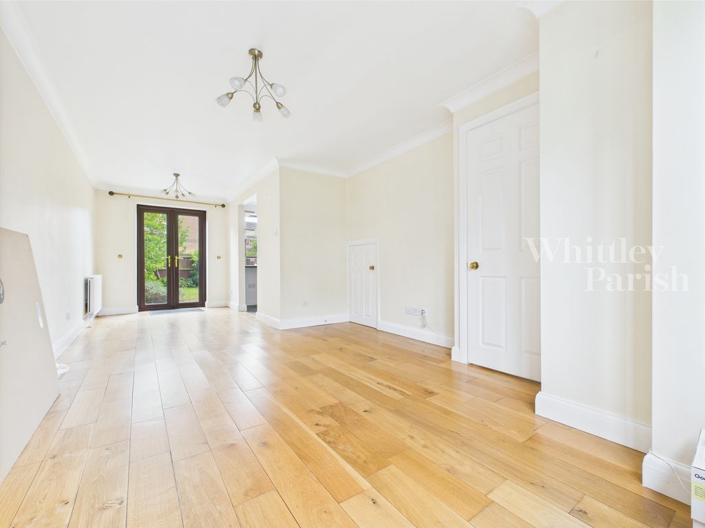 Property photo 3 of 15 Cam04332G0-Pr0325-Still006