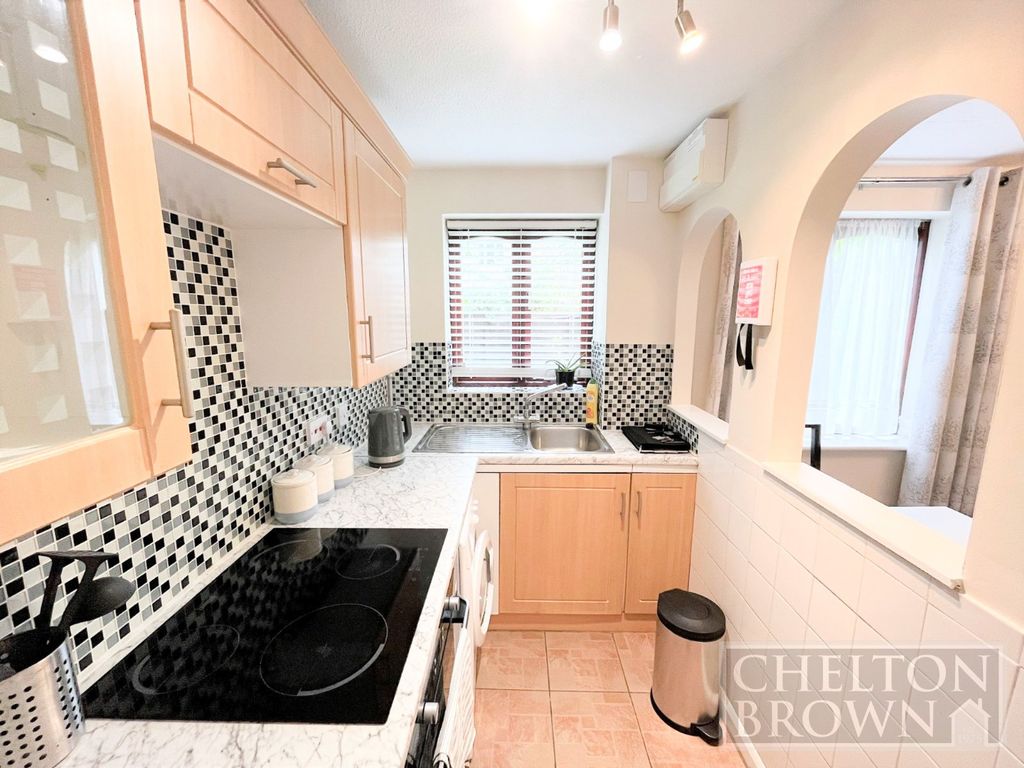 Property photo 2 of 10 Kitchen