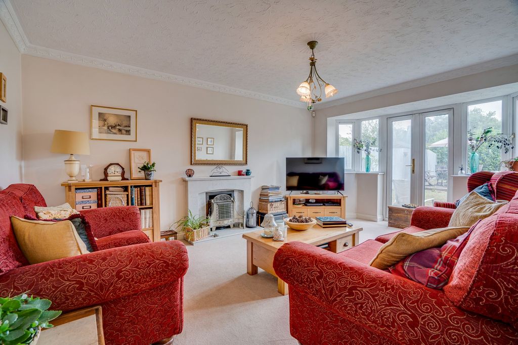 Property photo 3 of 19