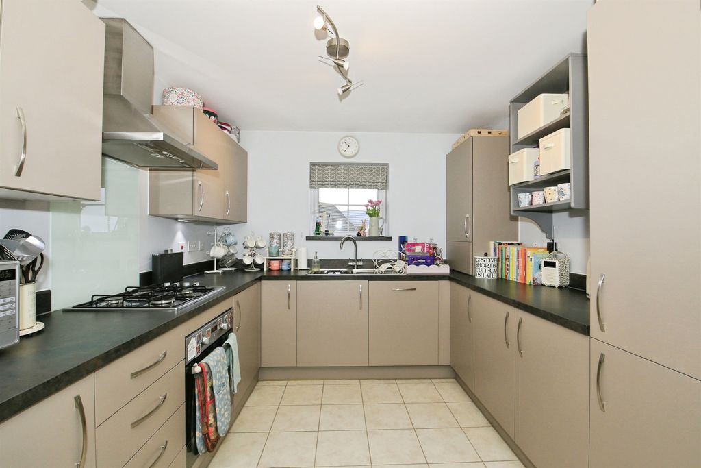 Property photo 2 of 12