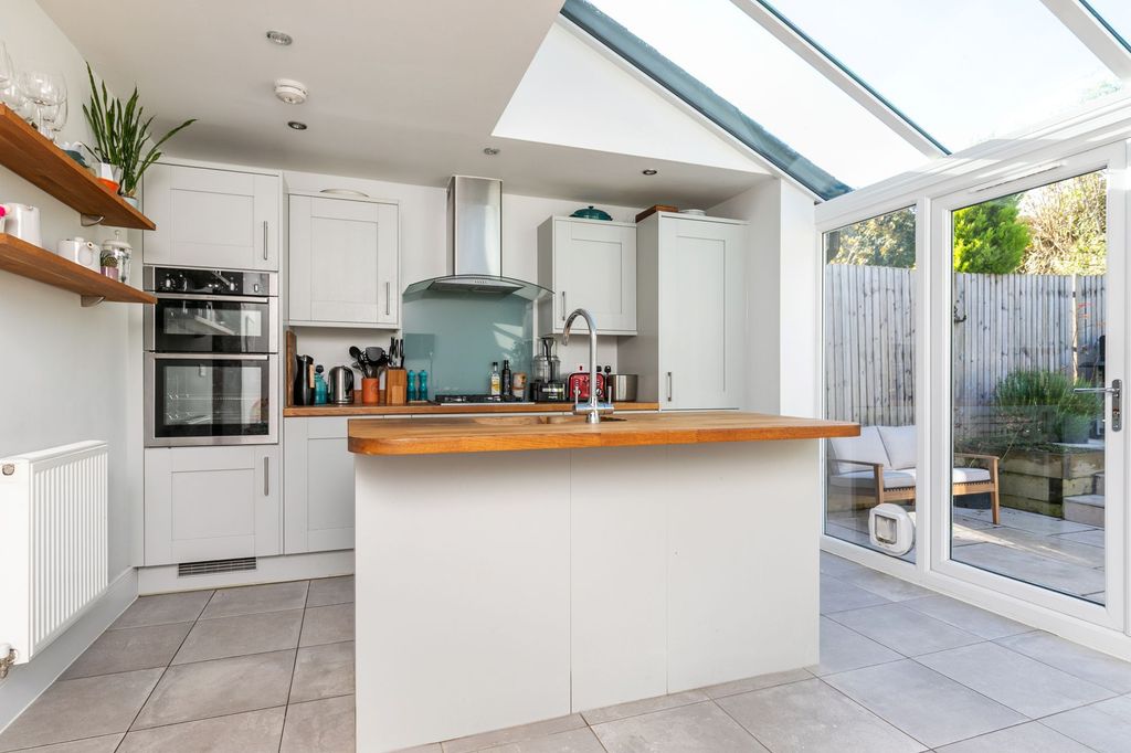 Property photo 3 of 9