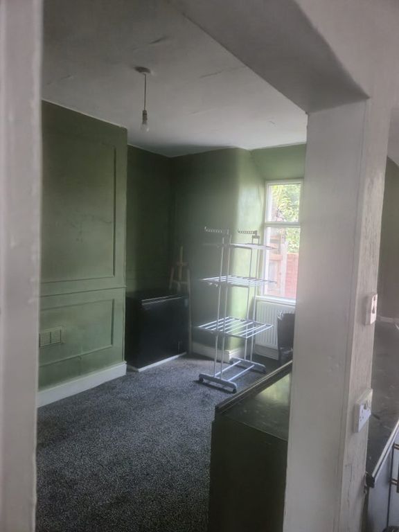 Property photo 3 of 8 Bedroom