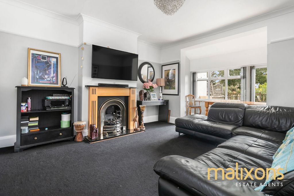 Property photo 3 of 12