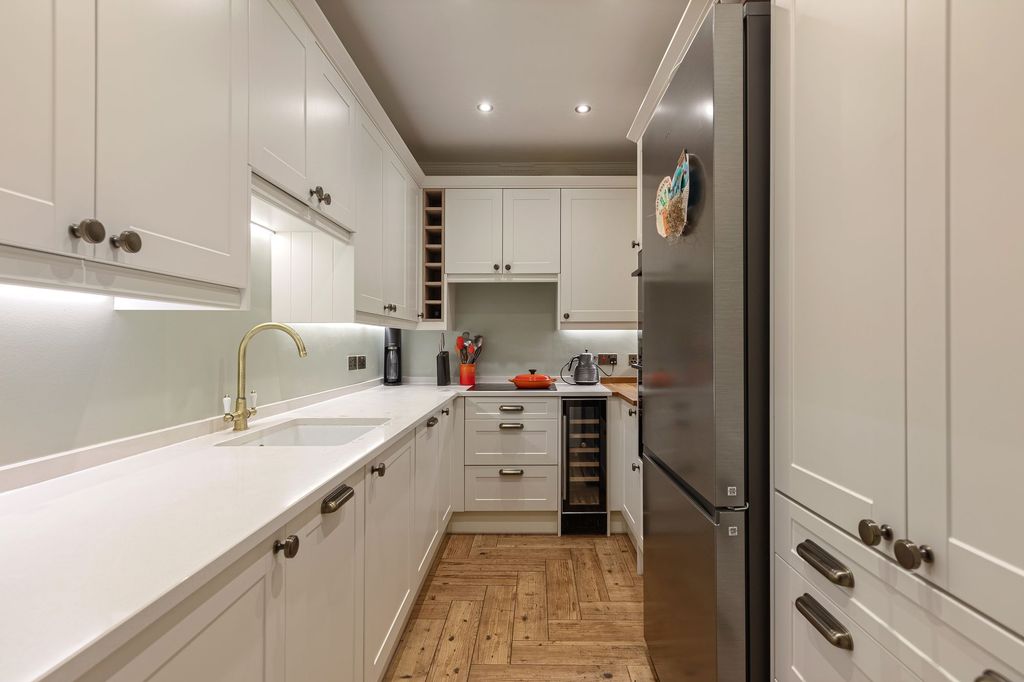 Property photo 3 of 23