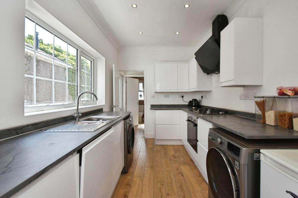 Property photo 3 of 17 Photo