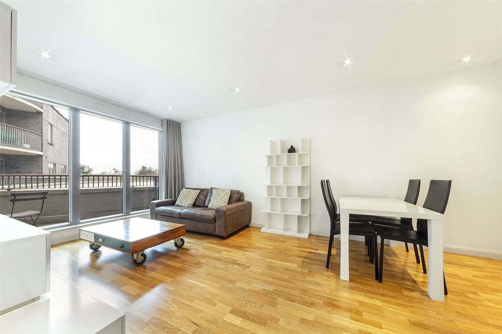 Property photo 2 of 14