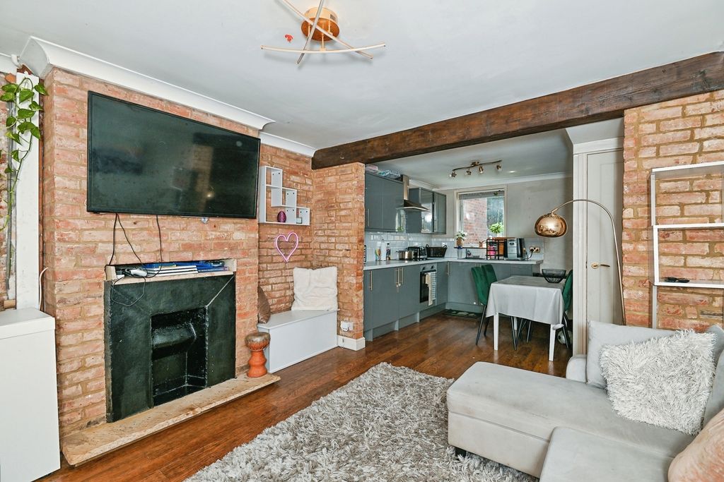 Property photo 2 of 12 Pbox-Img.Jpg