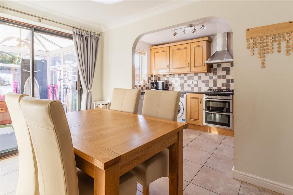 Property photo 3 of 23