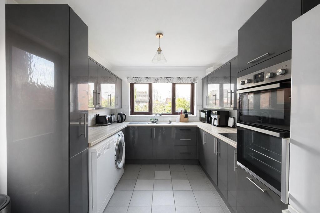 Property photo 2 of 14 Chatgpt Image Mar 10, 2026, 01_03_21 Pm.Png