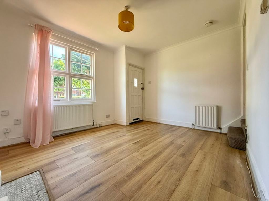 Property photo 1 of 12 Photo 7