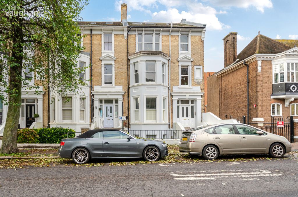 Property photo 1 of 16 88439E86-408A-4Ec...