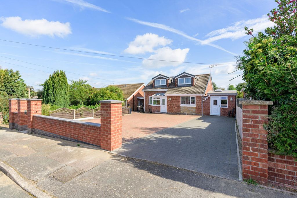 Property photo 1 of 25