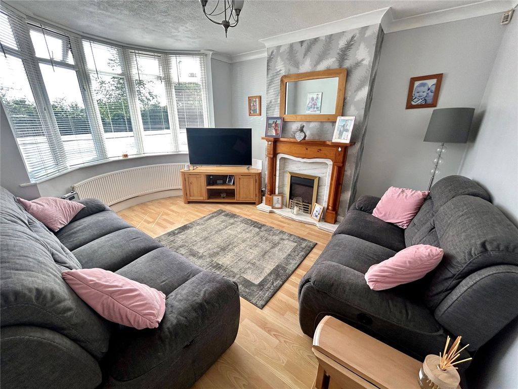 Property photo 3 of 16 Picture No. 06