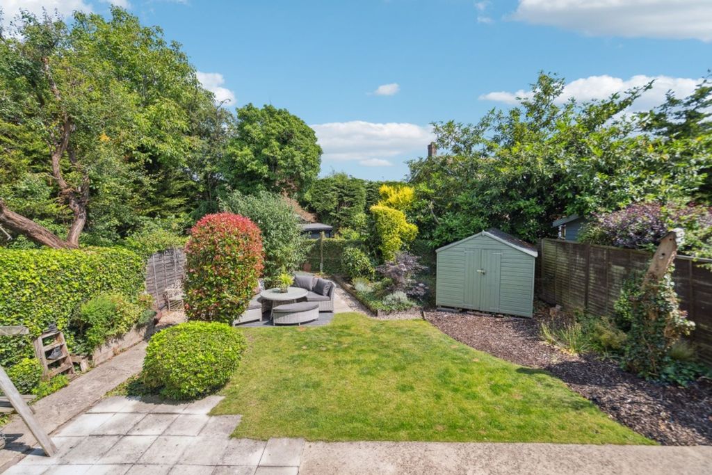 Property photo 2 of 17 Garden