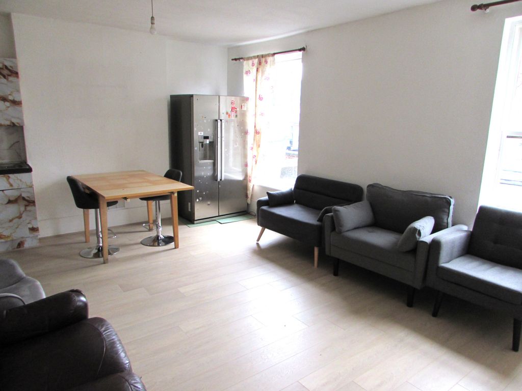 Property photo 2 of 12 Gallery