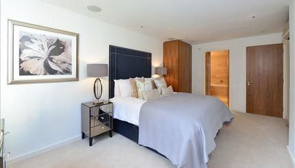 Property photo 2 of 9 Bathroom