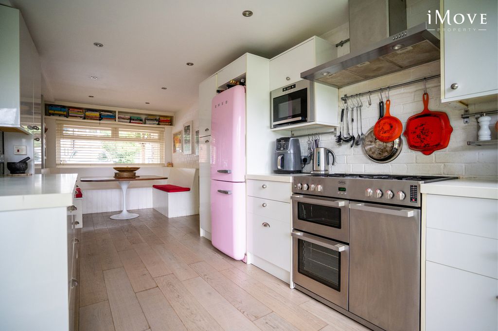 Property photo 3 of 41
