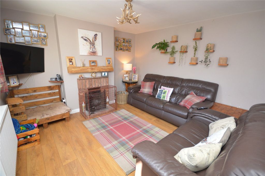 Property photo 2 of 14 Living Room