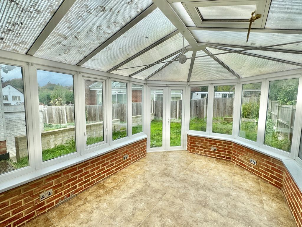 Property photo 3 of 19 Conservatory