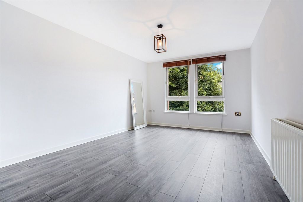 Property photo 3 of 18 Picture No. 06