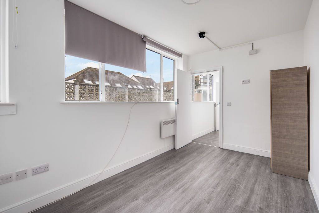 Additional image 19 of 5 bed flat to rentSharers Welcome IG1
