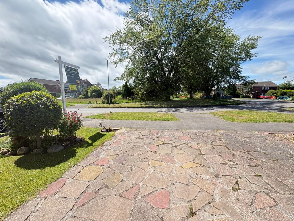Property photo 3 of 38