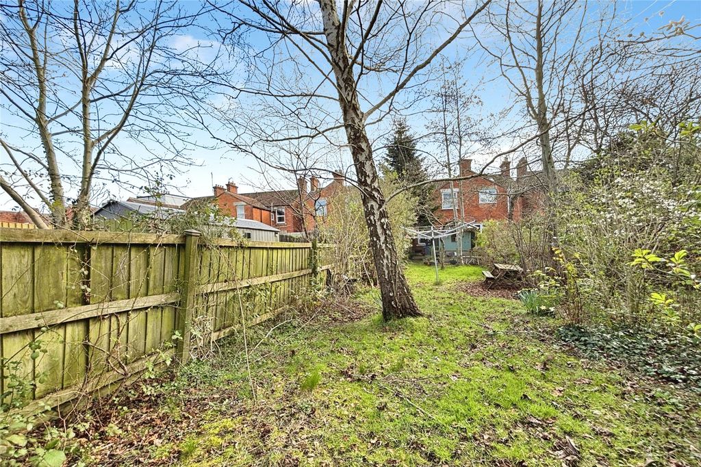 Property photo 2 of 28 Picture No. 24