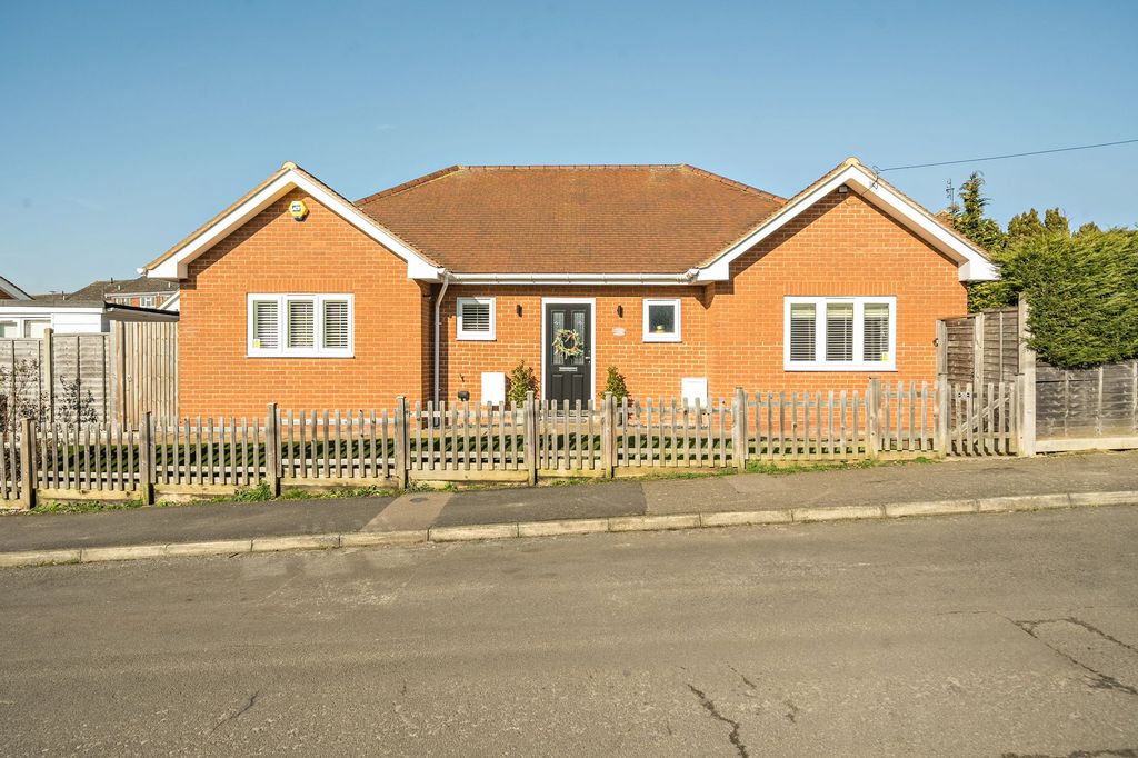 Property photo 1 of 21 Front (1)