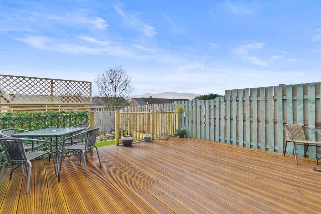 Property photo 2 of 24