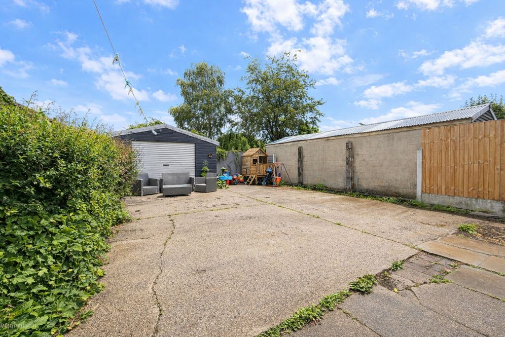 Property photo 2 of 16 Photo 13