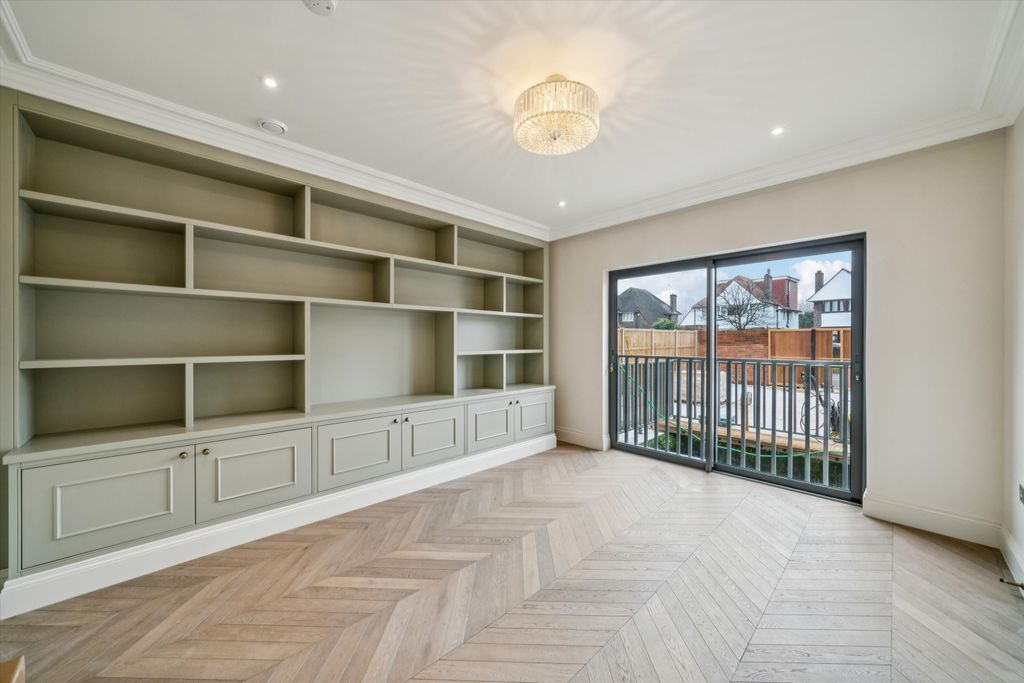 Property photo 2 of 26 Image