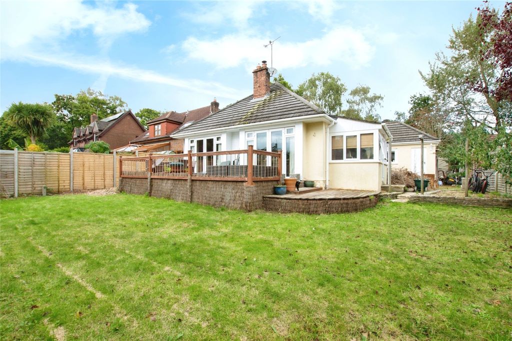 Property photo 2 of 16 Picture No. 13