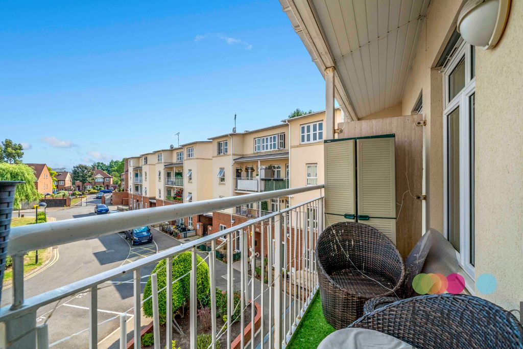 Property photo 2 of 10 Balcony