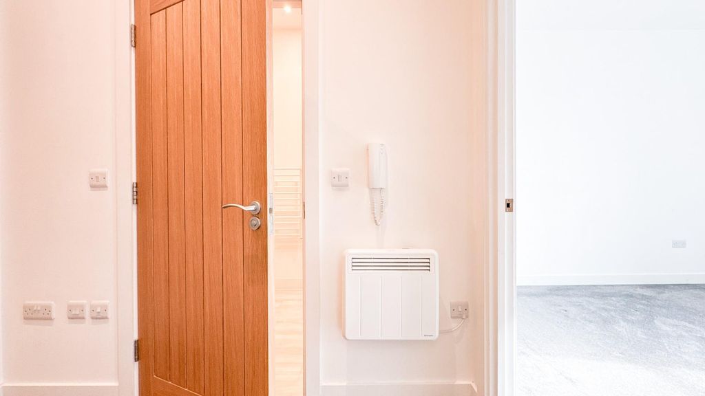 Property photo 3 of 15 Untitled-5813.Jpg