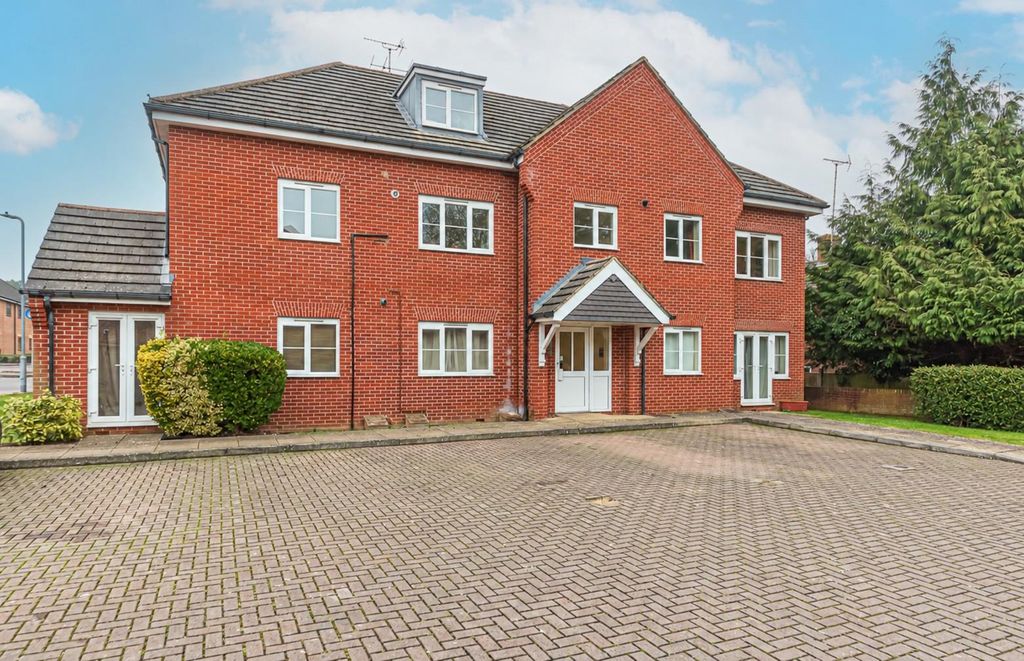 Property photo 1 of 10 Front - 6 St Francis Close.Jpg