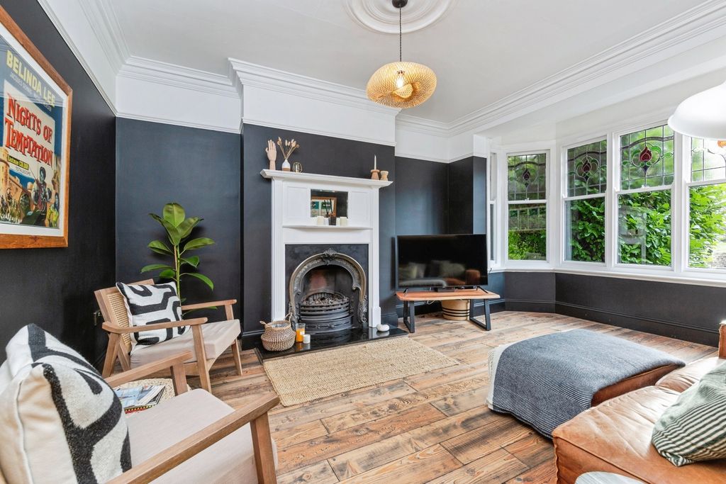 Property photo 2 of 30 Pbox-Img.Jpg