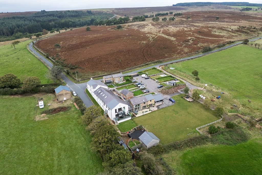 Property photo 1 of 31 4182451