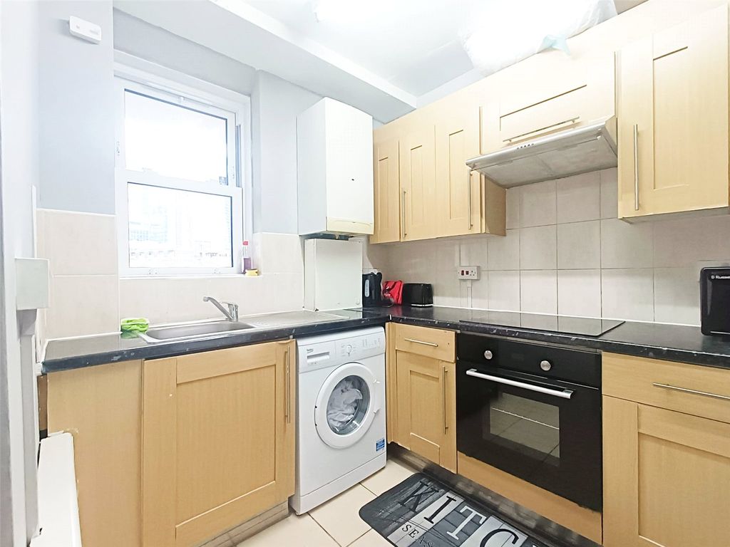 Property photo 3 of 8 Picture No. 06