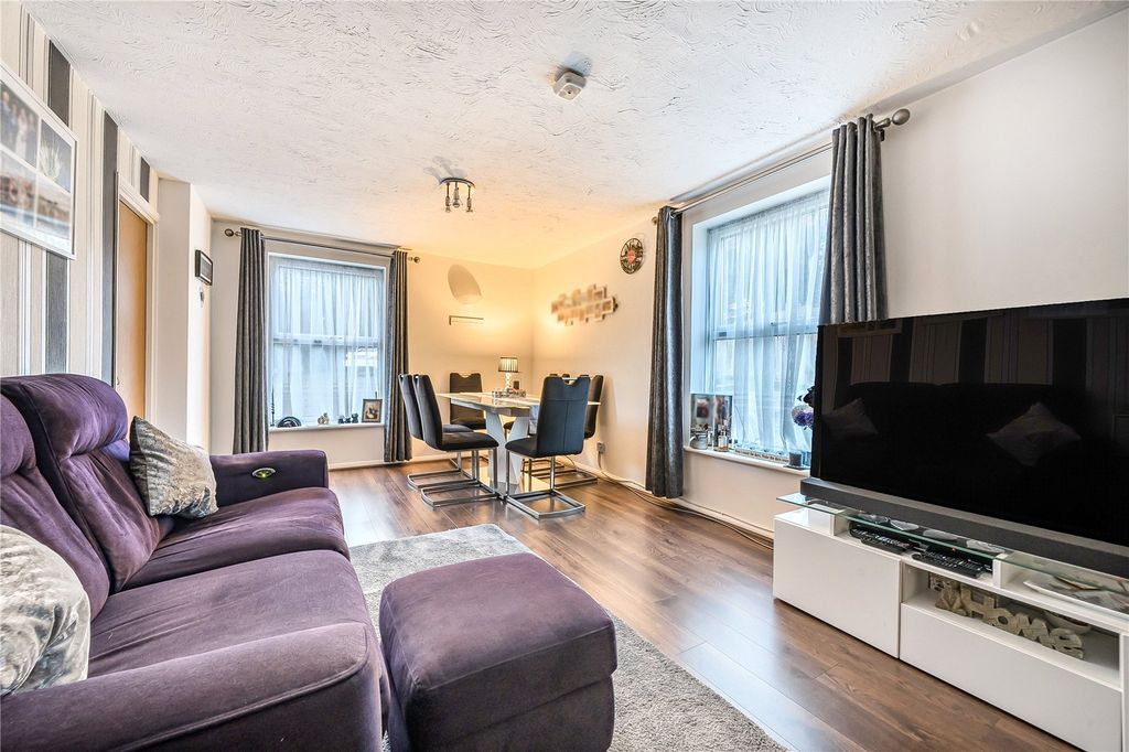 Property photo 2 of 26 Picture No. 10