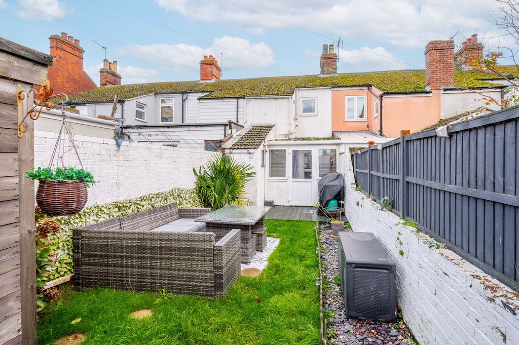 Property photo 2 of 19