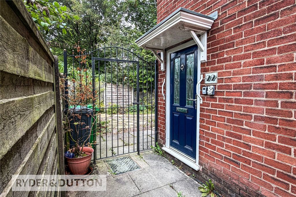 Property photo 2 of 11 Entrance