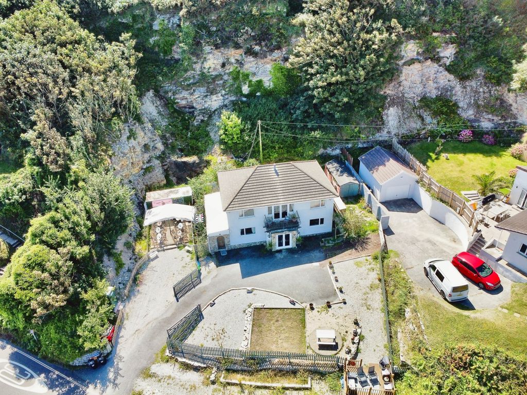 Property photo 3 of 27