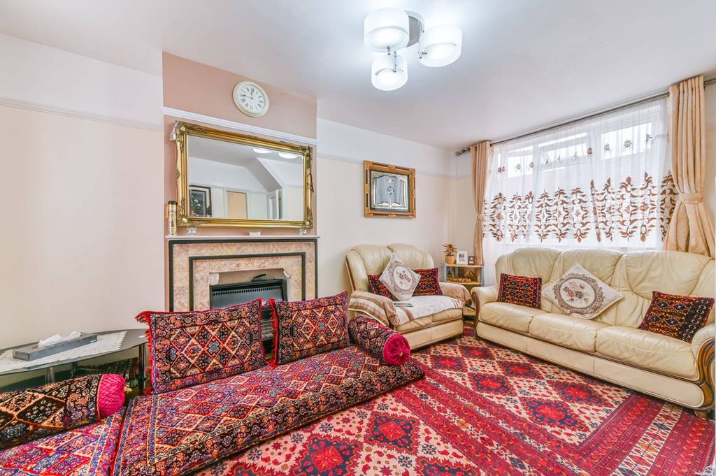 Property photo 1 of 12