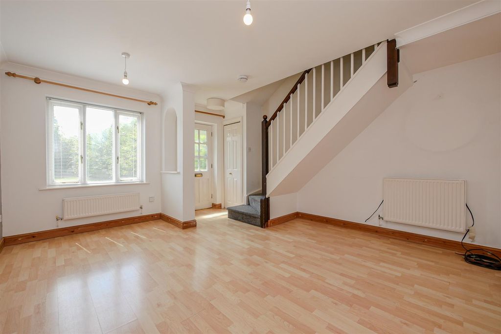 Property photo 2 of 12 Lounge