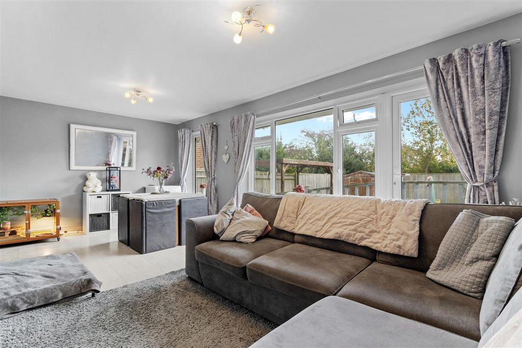 Property photo 2 of 21 Lounge Diner